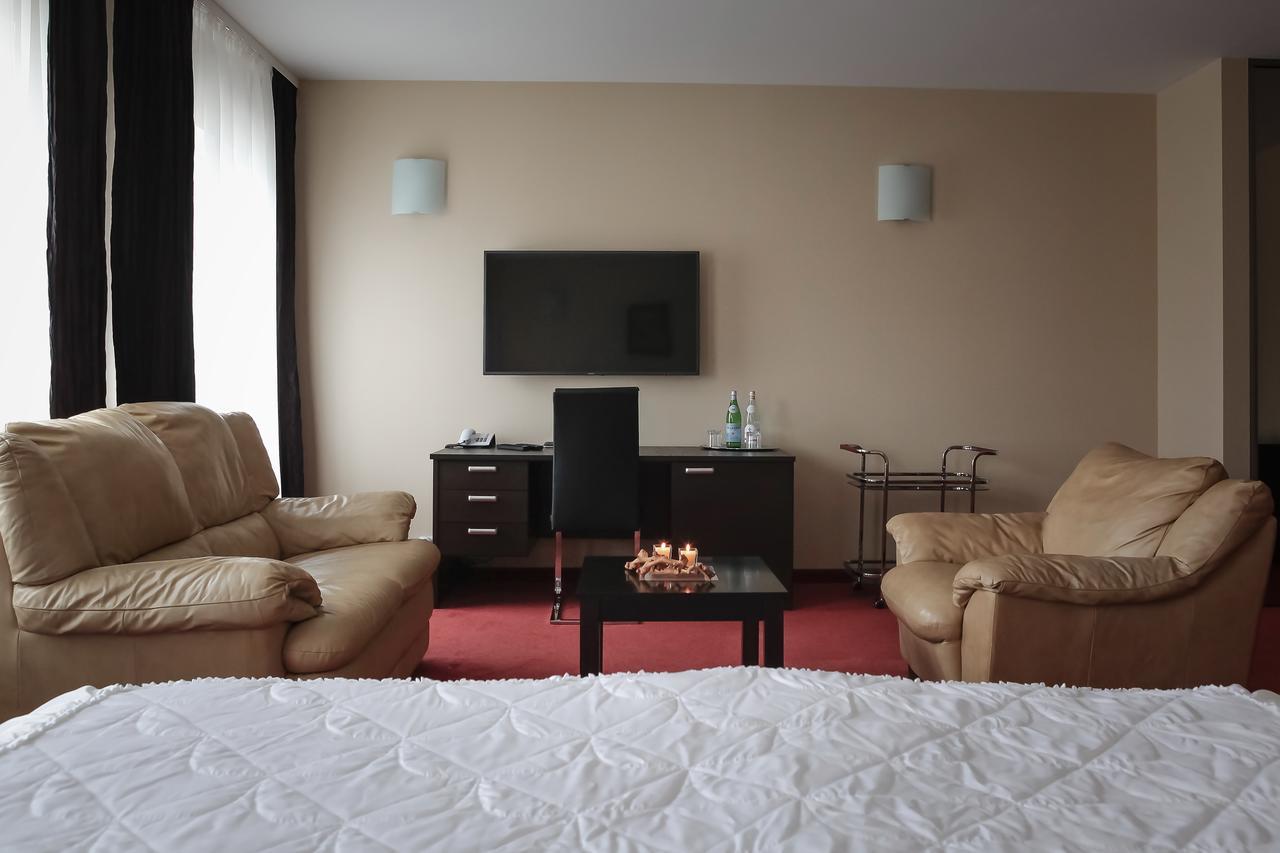 Hotel Palma Мажейкяй Экстерьер фото